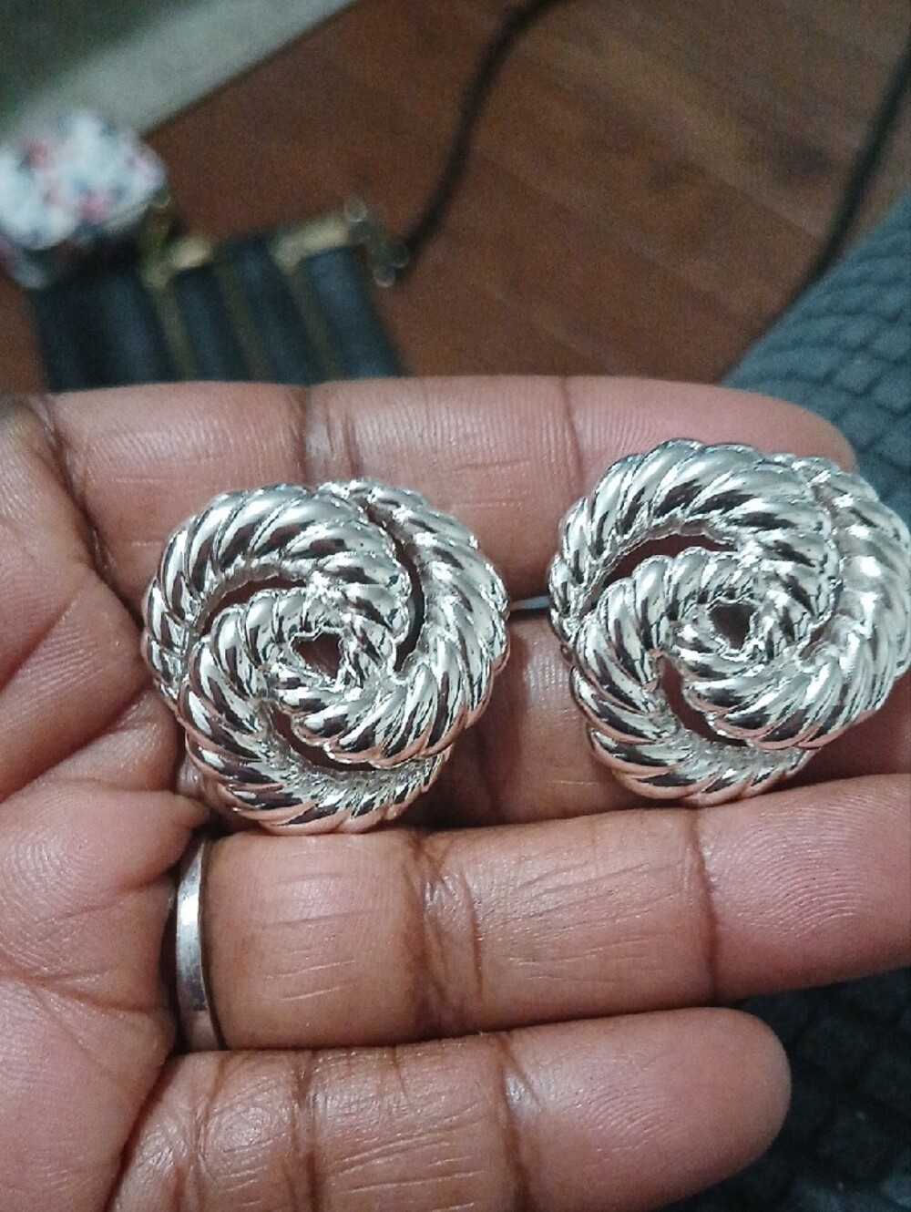 ALFRED SUNG Silver-Tone Twisted Rope Knot Earrings - Picture 4 of 4
